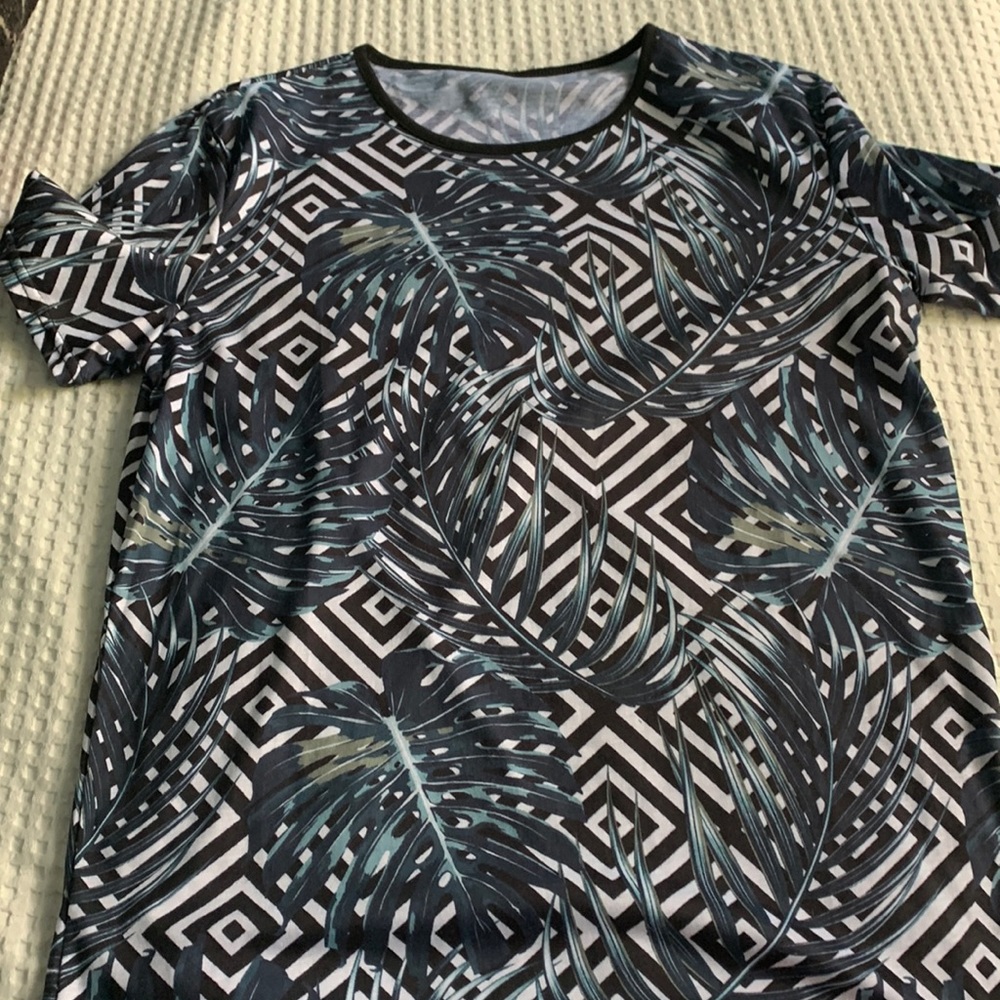 Men’s S/S Abstract Jungle Tee Shirt Size Large